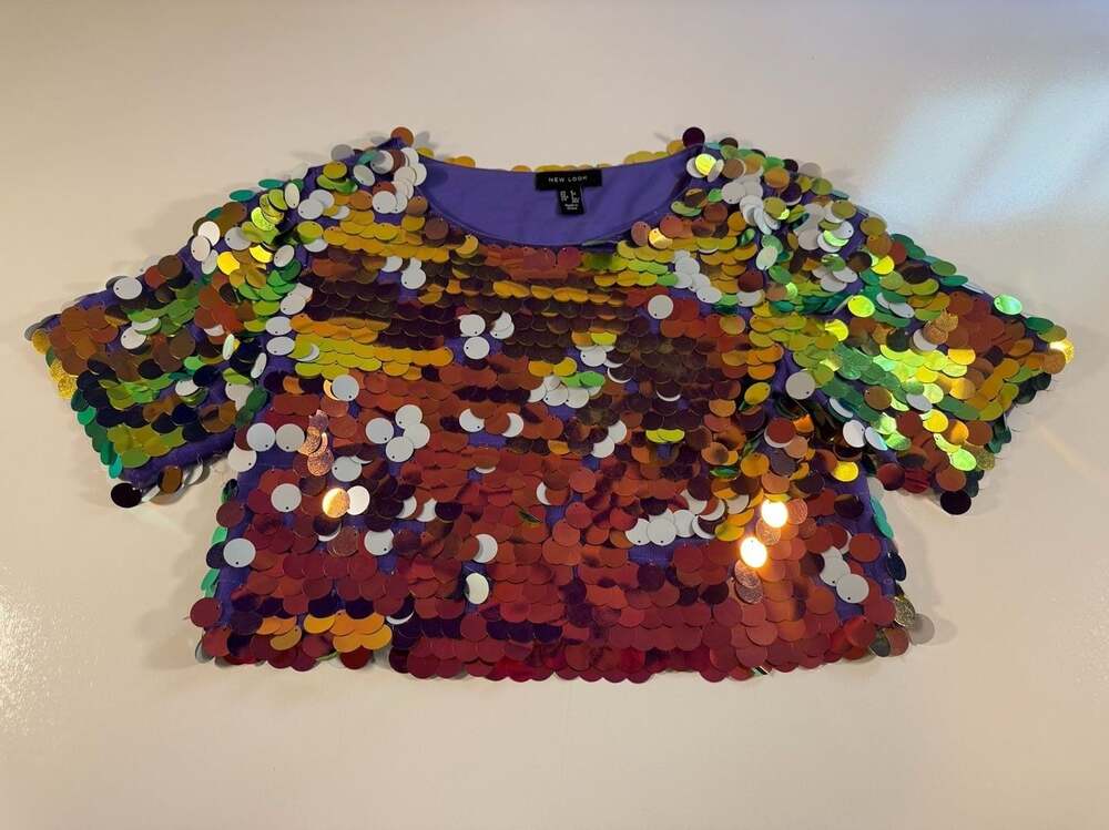 New Look Women's Multi-Colored Large Sequin Embellished Short Sleeve Crop Top